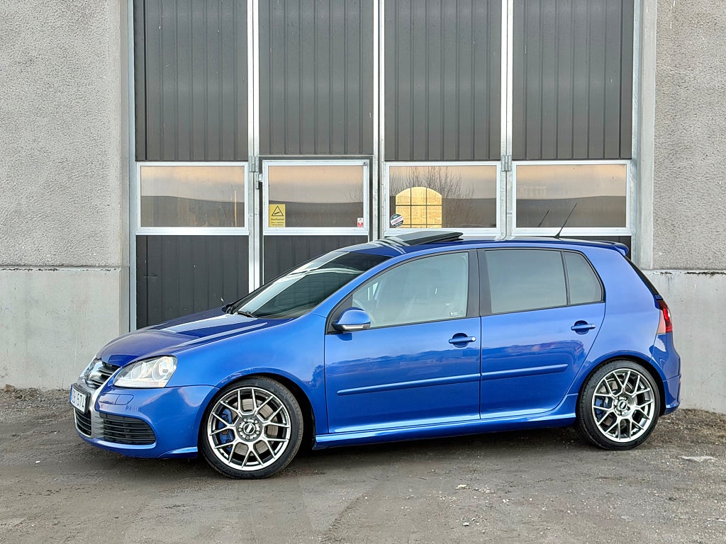 Volkswagen Golf R32 3.2 V6 250HK 4Motion Taklucka F1-paddlar Svensksåld