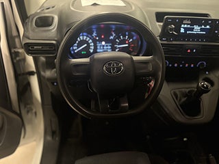 Toyota ProAce City 1.5D Skåpbil/SoV-däck/MoK-värm/Psens/MOMS