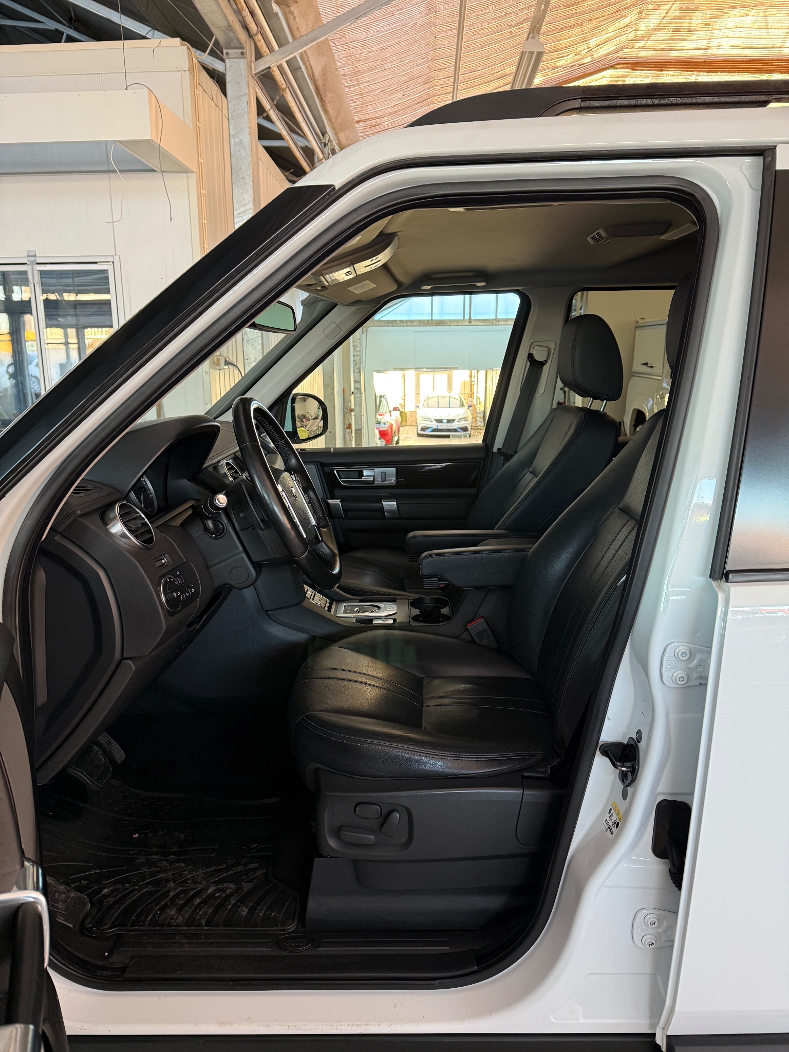 Land Rover Discovery 2014, bild 6/30