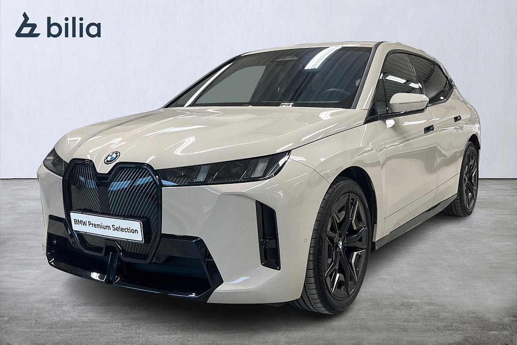 BMW iX xDrive 60 M-Sport | H&K | Drag | Head-up | Aktiv fart.