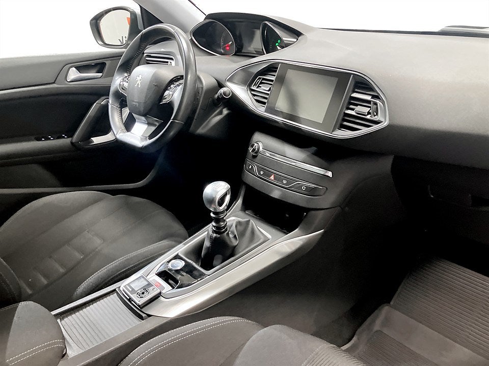 Bild på Peugeot 308 SW Allure 1.6 e-HDi 115hk - B-KAMERA, PANO