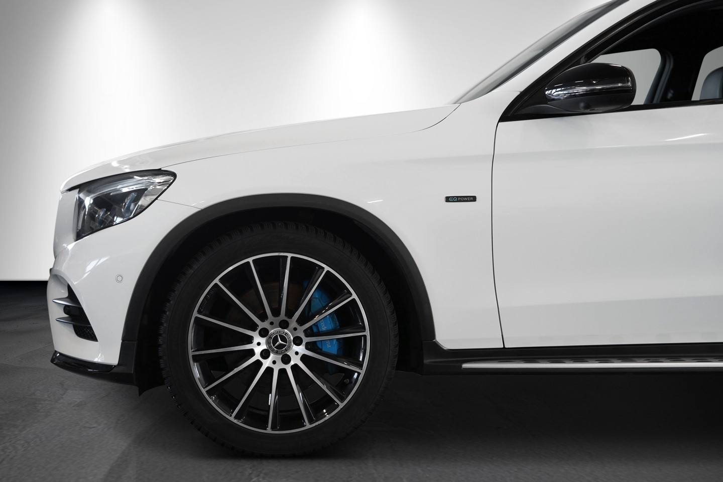 Mercedes-Benz GLC 350 e 4MATIC AMG Line 2017, bild 3/39