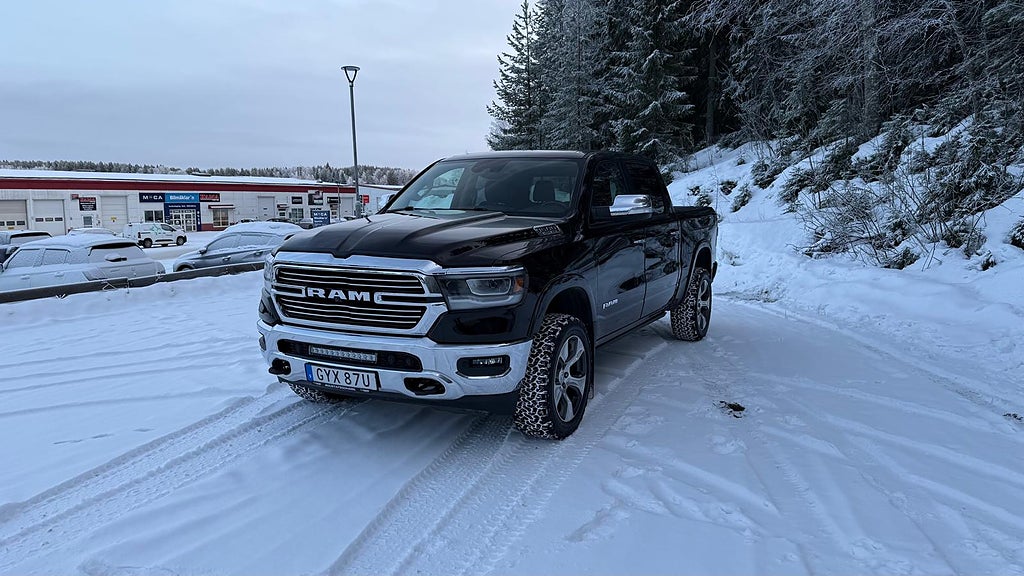 RAM 1500 Laramie 5.7 V8 4x4 Luftfjädring H/K Pano RamBox Webasto