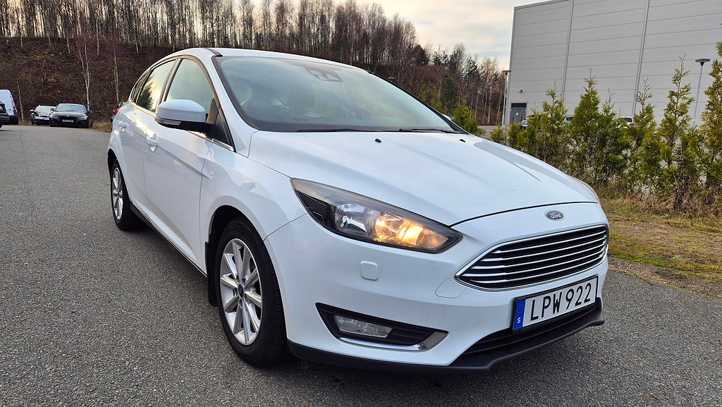 Ford Focus 1.0 EcoBoost Titanium EU6 Ny kamrem/service GPS 125 hk 