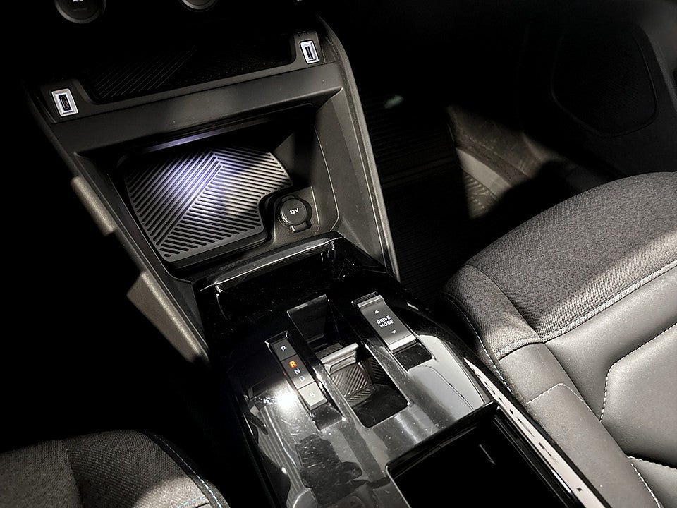 Bild på Citroen E-C4 Shine 50kWh 136hk Aut B-KAMERA CARPLAY