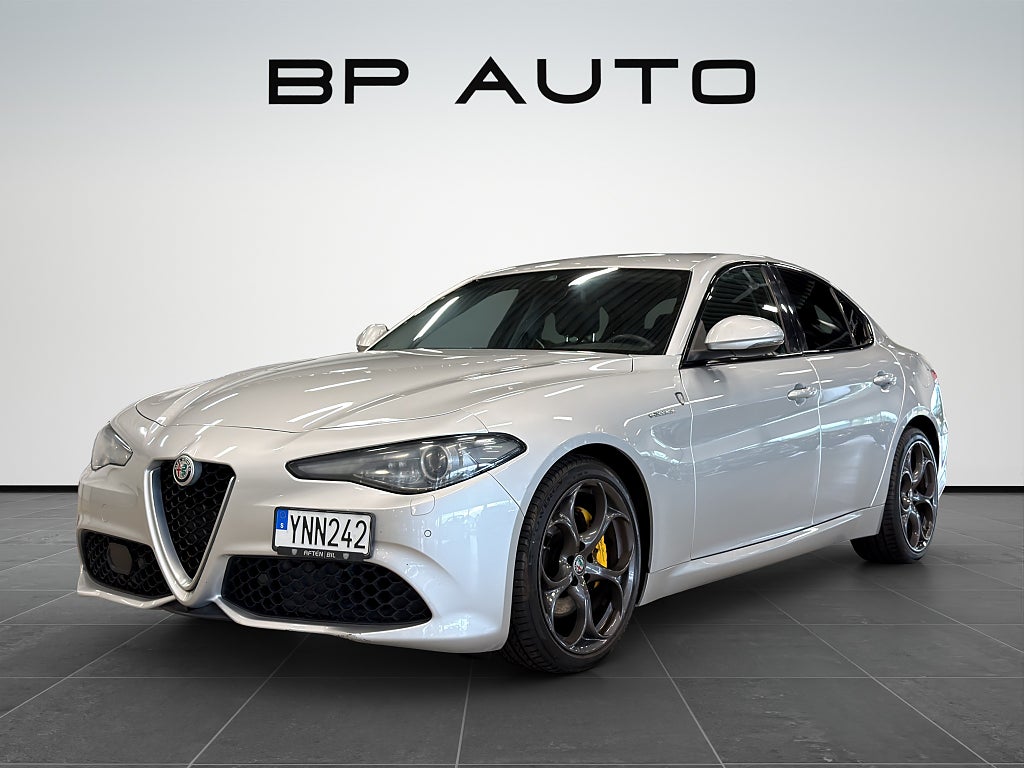 Alfa Romeo Giulia 2.2 JTD 16V Q4 Veloce 1 Brukare Ny Kamrem H/K PDC