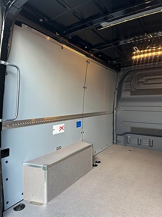 Transportbil - Skåp Mercedes-Benz Sprinter 9 av 17