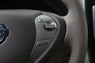 Halvkombi Nissan Leaf 9 av 17