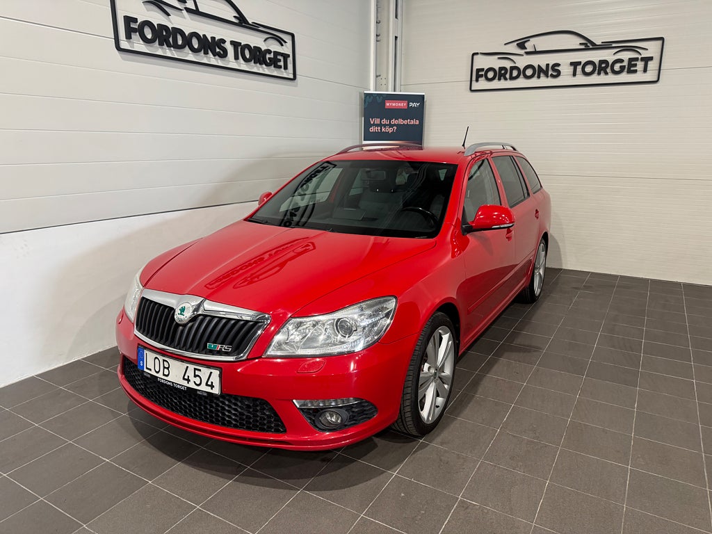 Skoda Octavia Kombi RS 2.0 TSI RS 200HK|P-Sensorer|Sportstolar|6vxl|