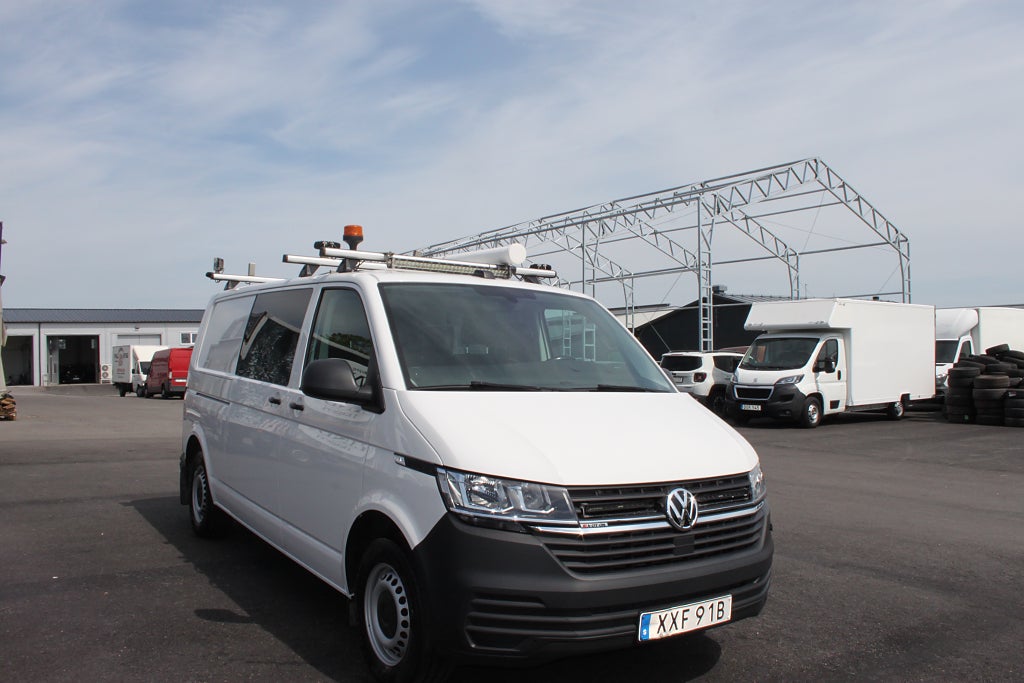 Volkswagen Transporter Kombi T32 2.0 TDI SCR 4Motion Euro 6 Dubble sidor dörr, bild 3