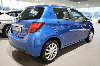 Halvkombi Toyota Yaris 5 av 21