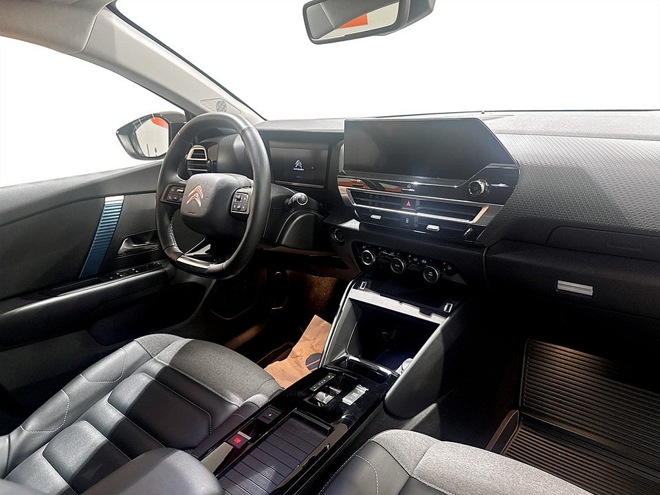 Bild på Citroën e-C4 Shine 50kWh 136hk Aut B-KAMERA CARPLAY KEYLESS