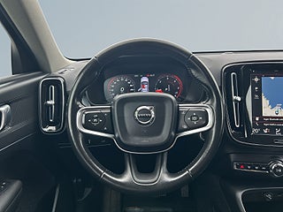 Volvo XC40 D3 AWD Momentum Pro SoV-Däck/Elstol/Kamera/Psens/Navi – bild 9