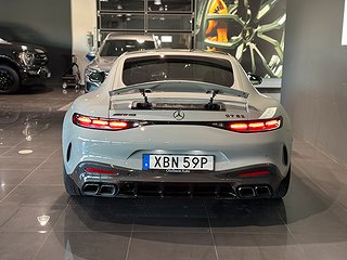 Sedan Mercedes-Benz AMG GT 9 av 21
