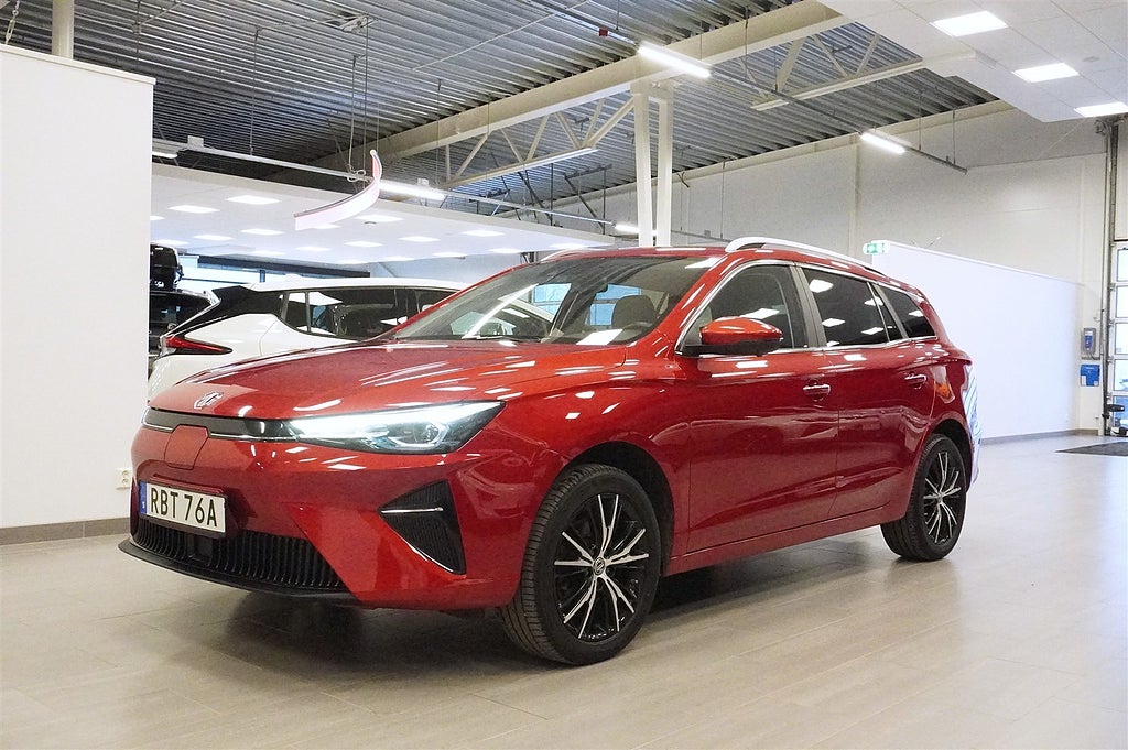 MG 5 0,95% ränta Luxury Standard Range Dragkrok Kamera Navi 50kWh