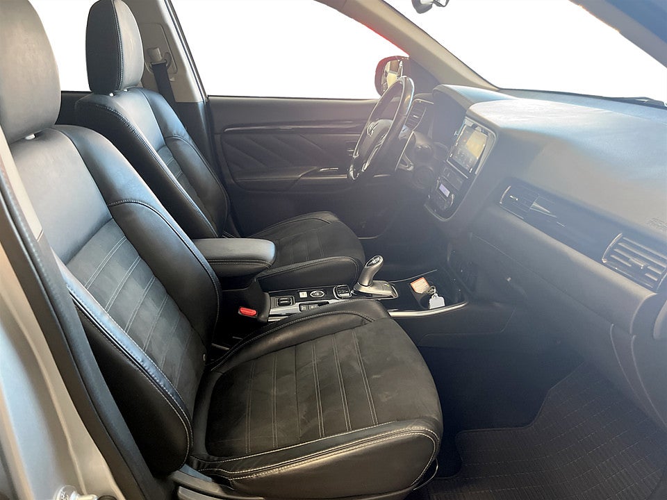 Bild på Mitsubishi Outlander 2.0 Plug-In Hybrid 4WD PHEV B 203hk