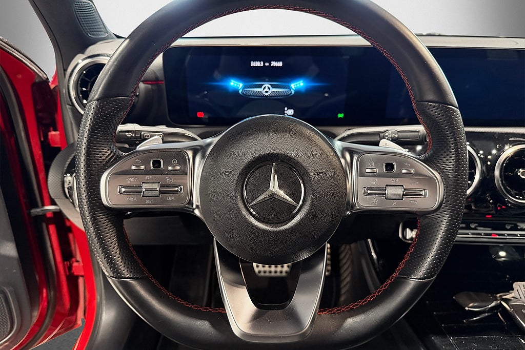 Mercedes-Benz A 180 7G-DCT AMG Line M-Värm Navi B-Kam Widescreen 2021