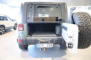 SUV Jeep Wrangler 13 av 15