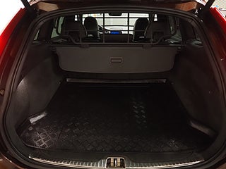 SUV Volvo XC60 12 av 30