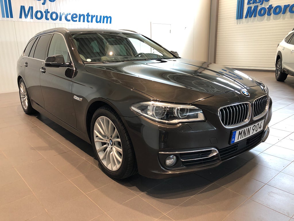 BMW 520 d xDrive Touring Luxury Line*HK Ljudpaket, Drag*