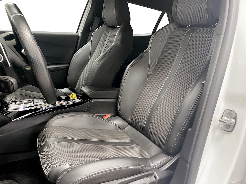 Bild på Peugeot 2008 GT 1.2 PT 130hk Aut - VECKANS KLIPP!