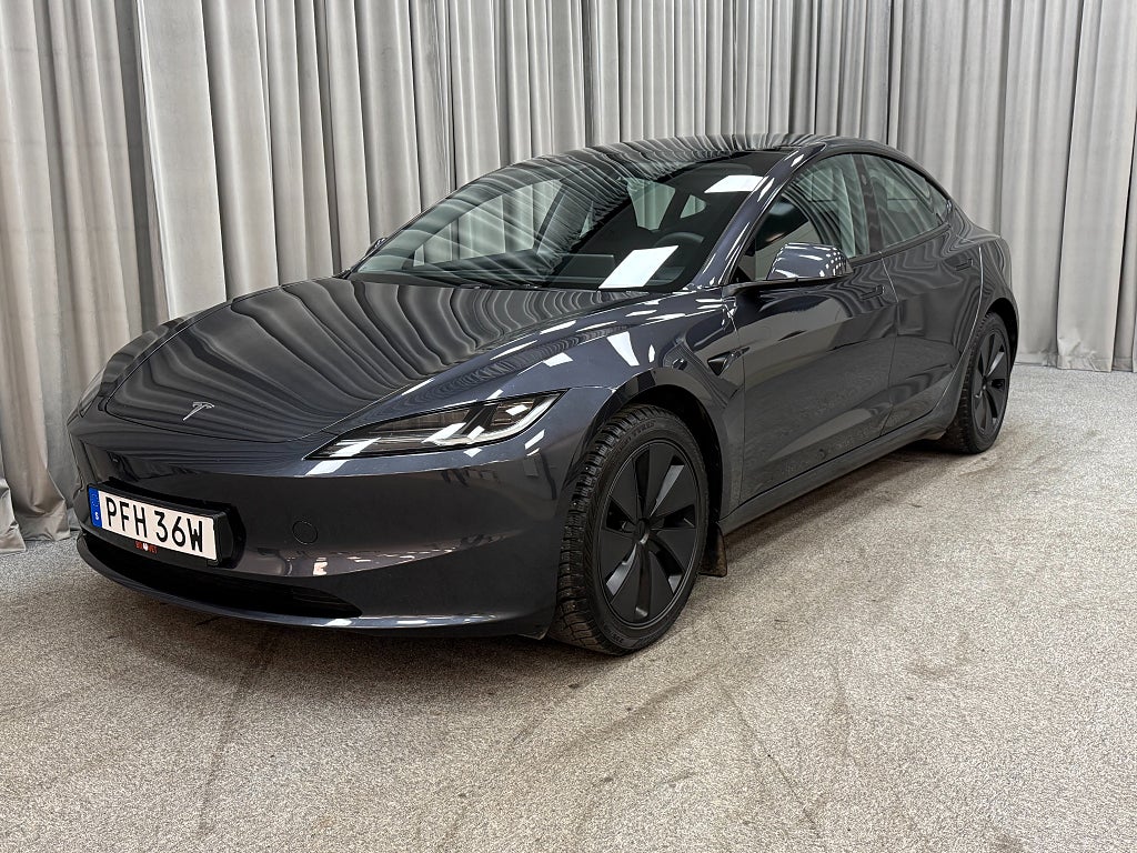 Tesla Model 3 Standard Range Leasbar/Dragkrok/Panorama