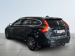 Volvo V60 D5 Plug-in Hybrid AWD Summum Navi/Pvärm/Skinn/BT/Drag