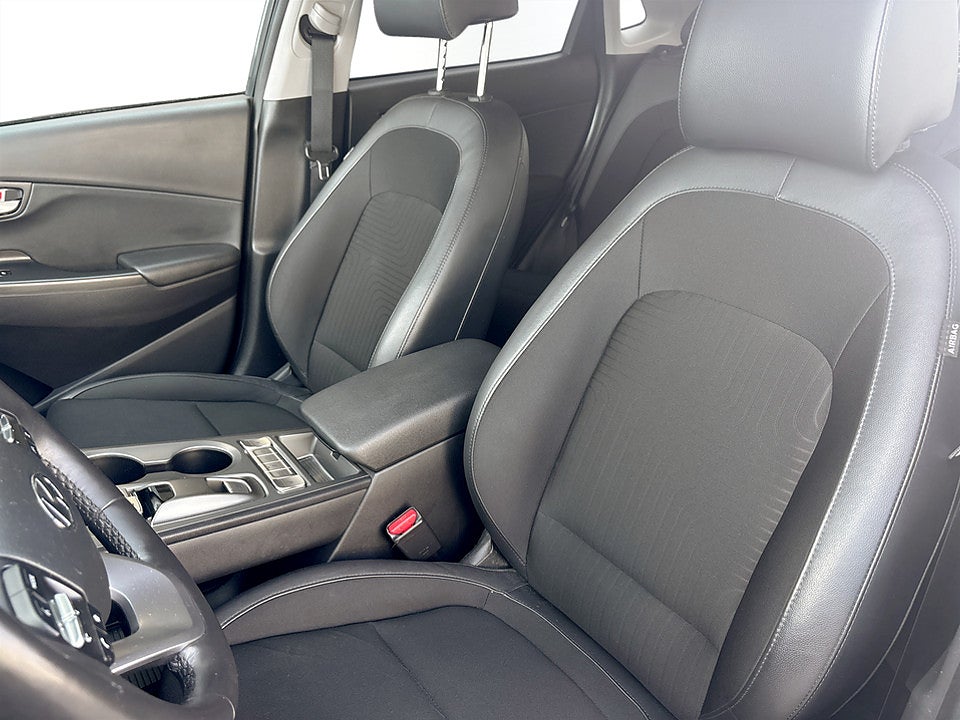 Bild på Hyundai Kona EV Essential 64 kWh 204hk Aut B-KAMERA CARPLAY
