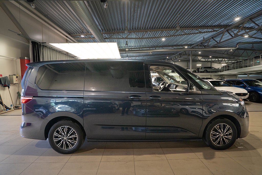 Volkswagen Multivan eHybrid 7-sits LÅNG EL-DÖRRAR H/K DRAG B-VÄRM MOMS