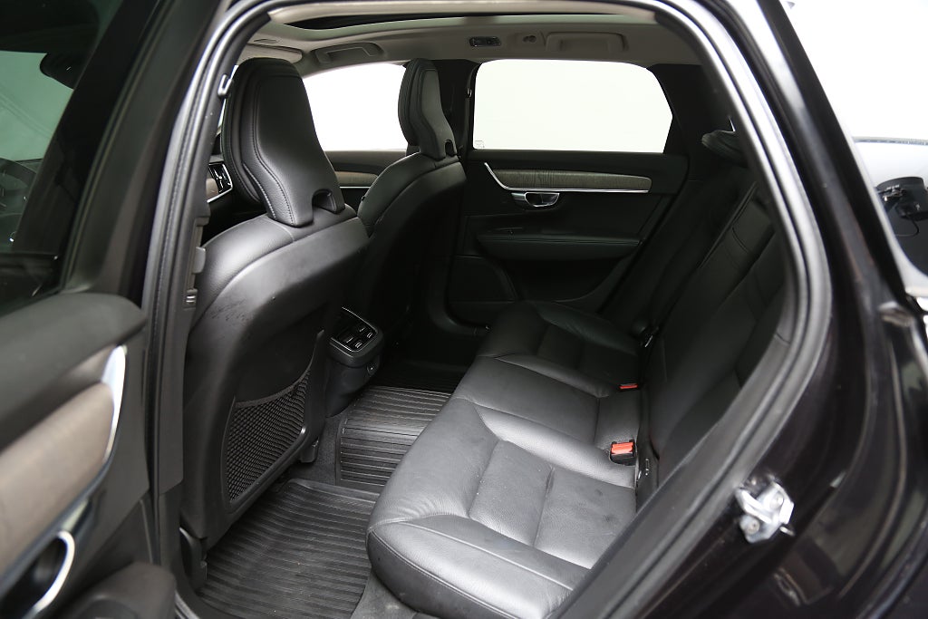 Volvo V90 Cross Country B4 Diesel 197hk AWD H/K Pano Head-up Teknikpkt Se Spec!