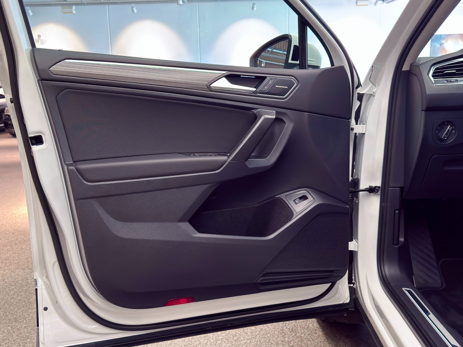 Volkswagen Tiguan Allspace 7-sits 2.0 TDI 200hk 4M |Elegance|Drag|Värmare 2022 - miniatyr 8