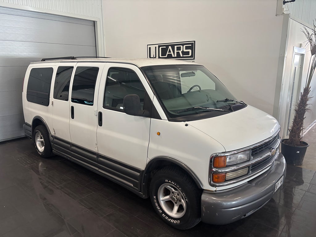 Chevrolet Express G1500 Conversion Van 5.7 V8