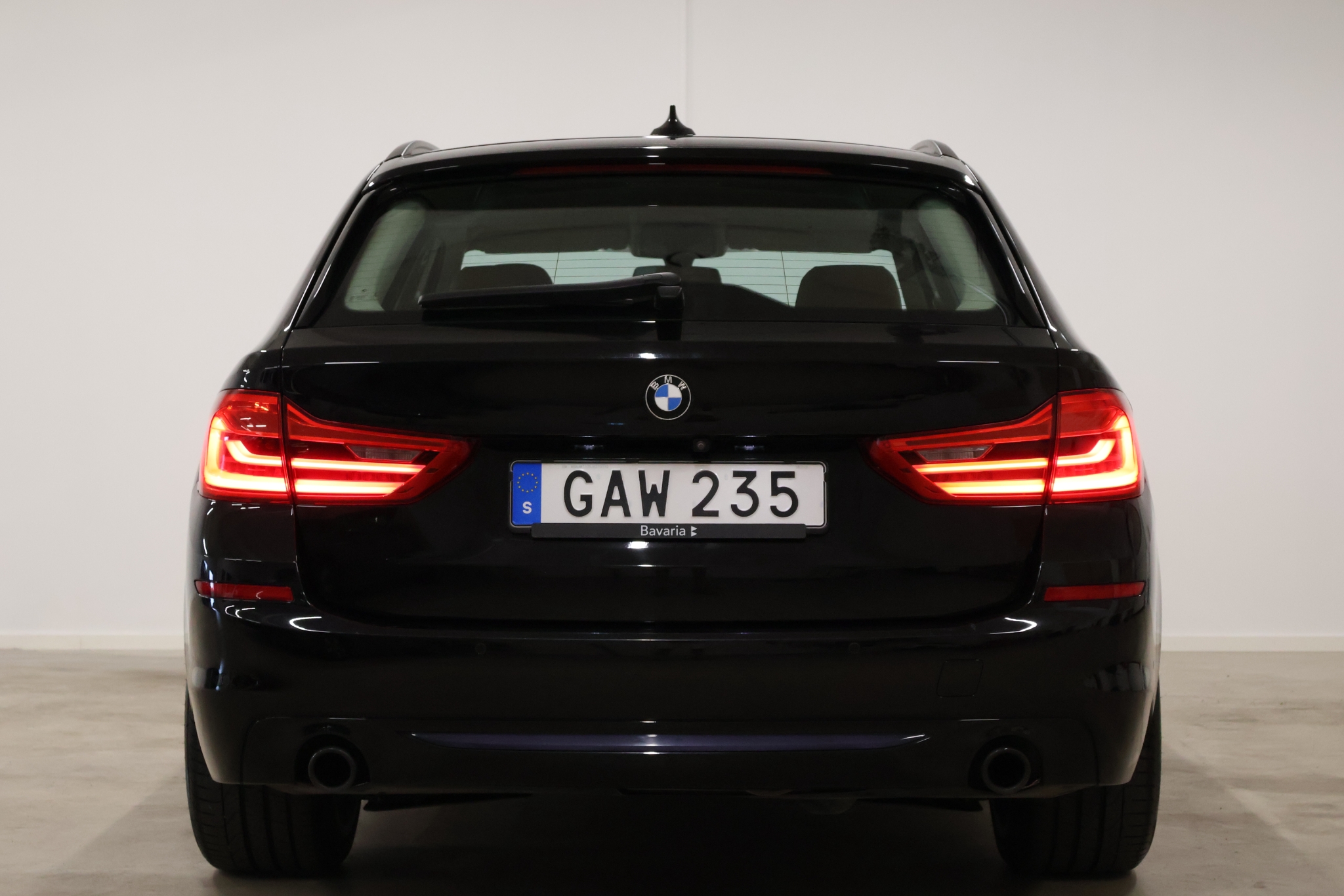 BMW 520 d AUT INDIVIDUAL 20" M-SPORT 2018, bild 6/63