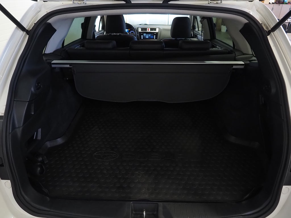 Subaru Outback 2.5 4WD 175hk Lineartronic Ridge Drag M-Värm Kamera 2017