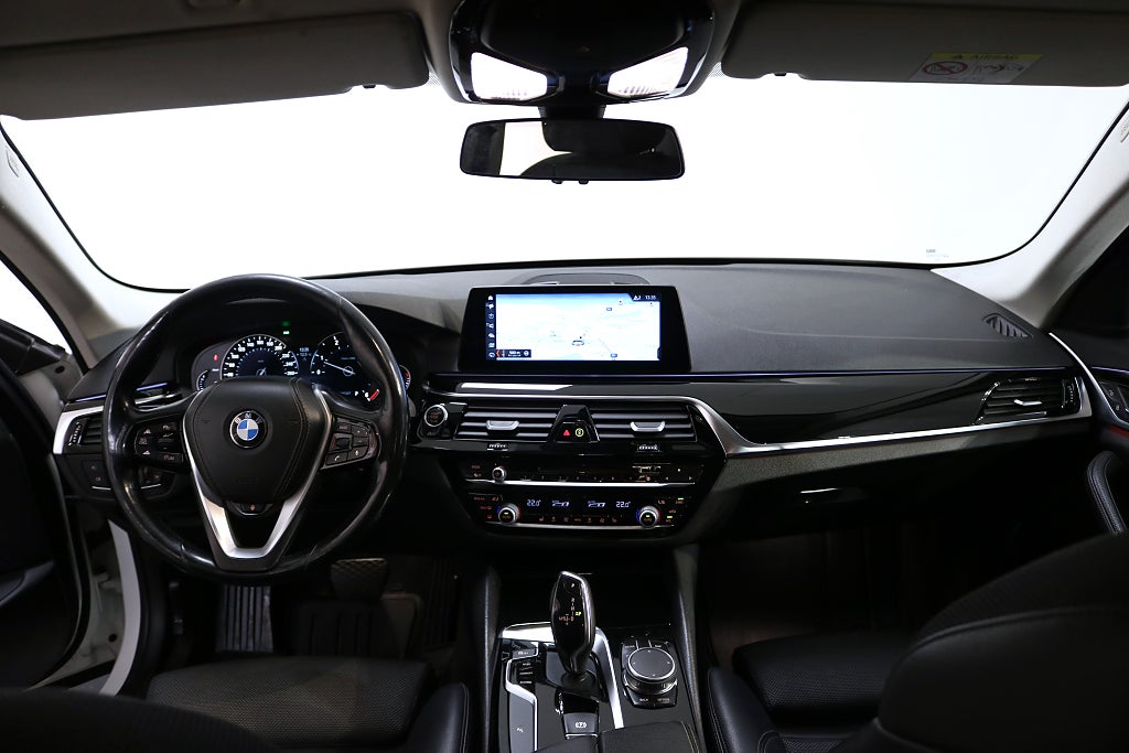 BMW 520d 2018 - miniatyr 12