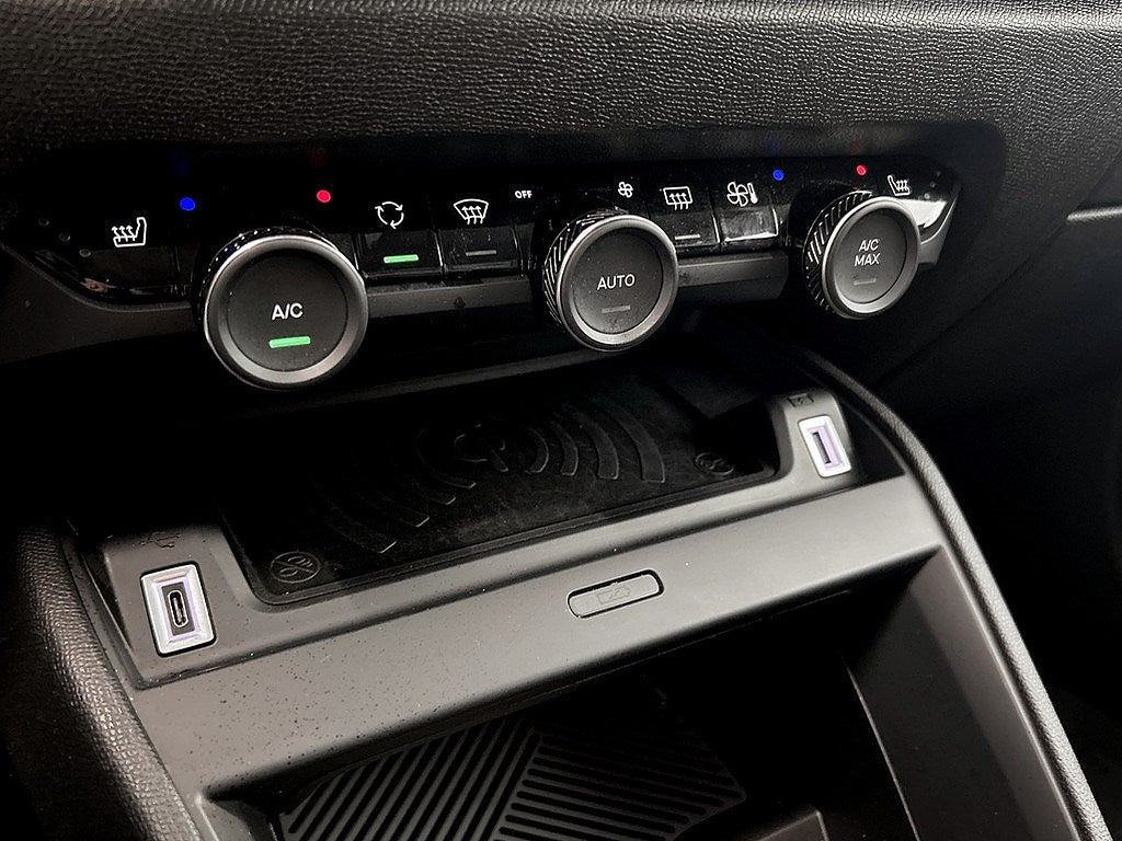 Bild på Citroën C4 X Shine 1.2 PT 130hk Aut - 360-KAMERA, CARPLAY