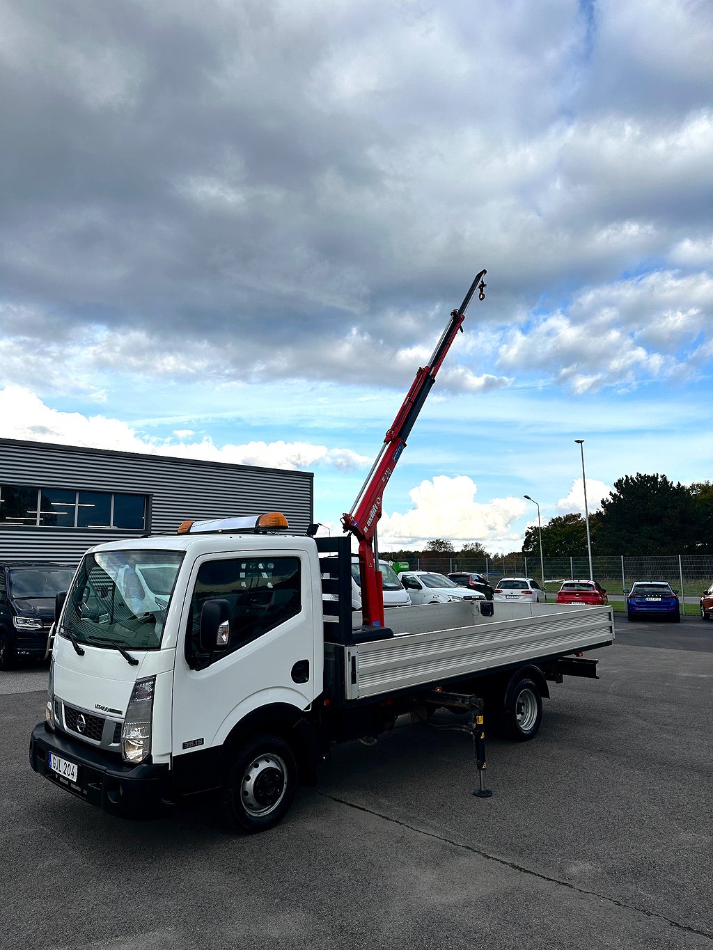 Nissan Nt400  3.5t 2.5 Dubbelhjul Kranbil Maxilift 270