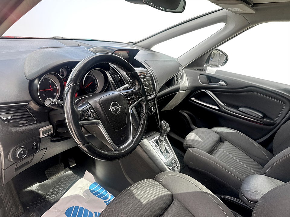 Bild på Opel Zafira Tourer Business 2.0 CDTI 170hk Aut 7-SITS B-KAMERA 