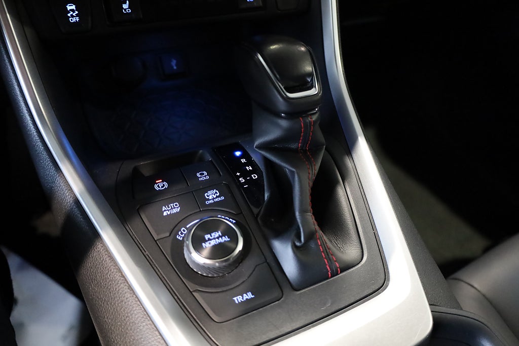 Toyota RAV4 Plug-in Hybrid 306hk AWD / X-Edition / Drag / Kamera 2022