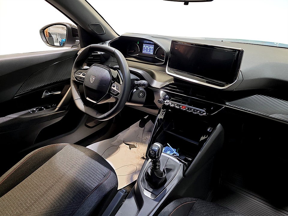 Bild på Peugeot 2008 Style 1.2 PT 100hk - V-HJUL INGÅR