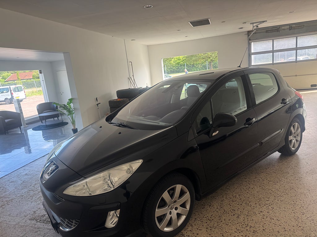 Peugeot 308  1.6hdi automat ny besiktad 
