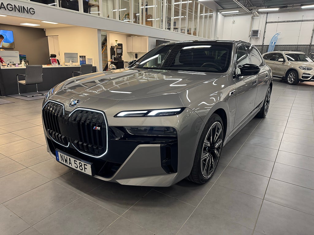 BMW M760  xDrive 