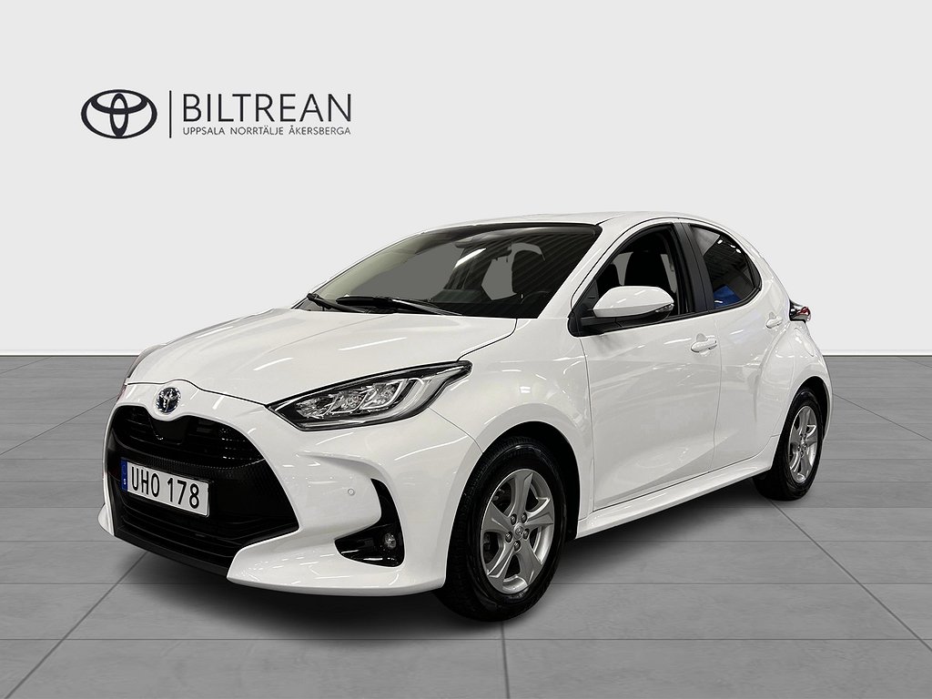 Toyota Yaris 1.5 Hybrid 5D Active Plus P-sensorer fram/bak V-hjul ingår!