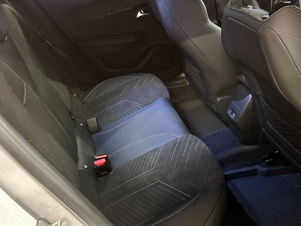 Peugeot 2008 GT 1.2 PureTech 130 EAT F&B-kamera, Navi, Carplay thumbnail