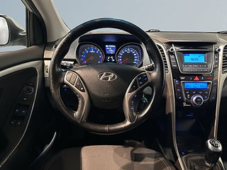 Hyundai i30 Kombi 1.6 CRDi Comfort Drag Rattvärme MoK S/V-hjul – bild 9