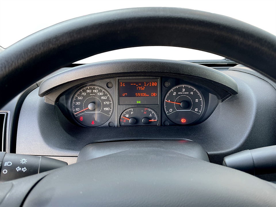 Bild på Peugeot Boxer PRO+ 335 2.2 BHDi 165hk L4H3 435 B-KAMERA DRAG