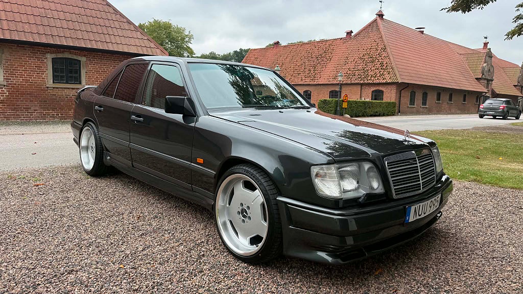 Mercedes-Benz 300 E 4MATIC * AMG monoblock 19'' * Toppskick SV-Såld 