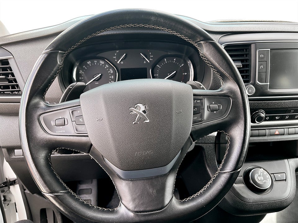 Bild på Peugeot Traveller Business 2.0 BHDi 144hk Aut L3 9-SITS DRAG CARPLAY