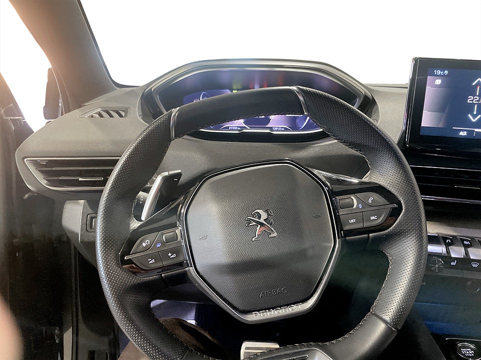 Bild på Peugeot 5008 GT 1.2 PT 130hk Aut 7-SITS B-KAMERA CARPLAY