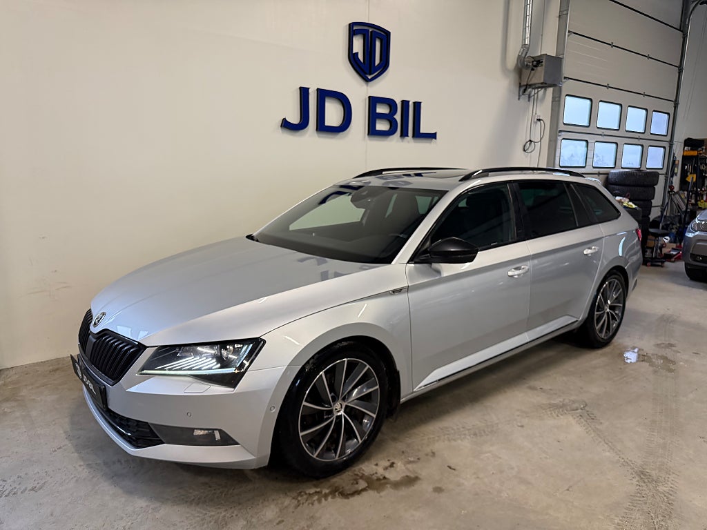 Skoda Superb Kombi 2.0 TDI 4x4 Aut Sportline Panorama Värmare Drag